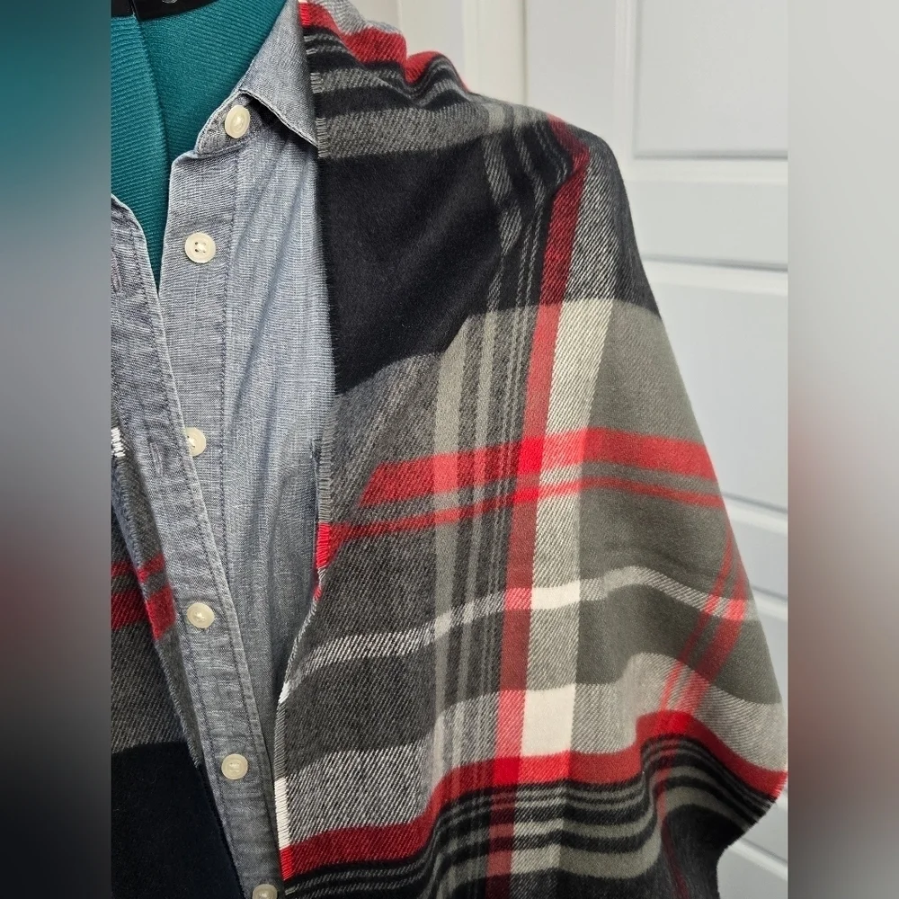 100% CASHMERE GREY RED BLACK PLAID LONG SCARF FRINGE ENDS UNISEX OS GERMANY LUX